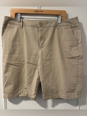Liz Claiborne Long Khaki Beige Classic Bermuda Shorts w/Back & Side Pockets - 14